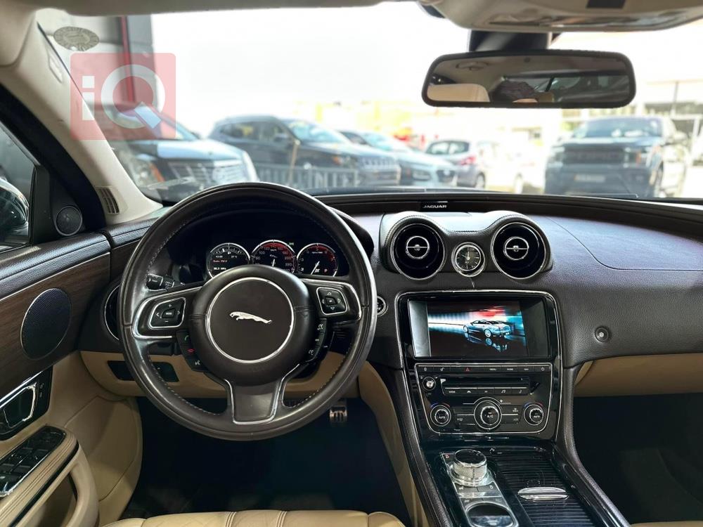 جاگوار XJ